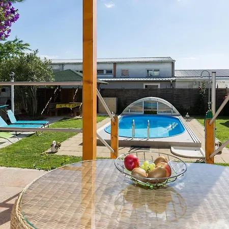 Twisting By The Private Pool Appartement Zadar