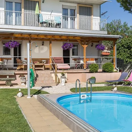 Apartman Twisting By The Private Pool *