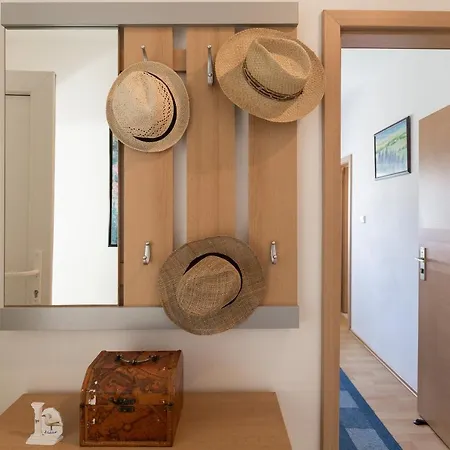 Appartement Twisting By The Private Pool Zadar