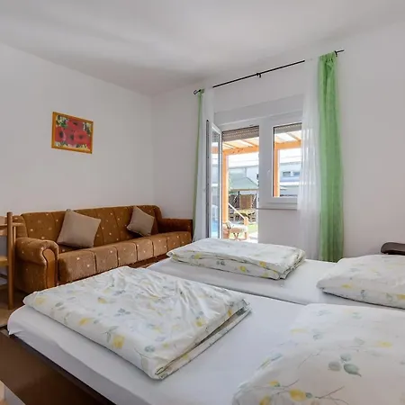 Appartement Twisting By The Private Pool Zadar