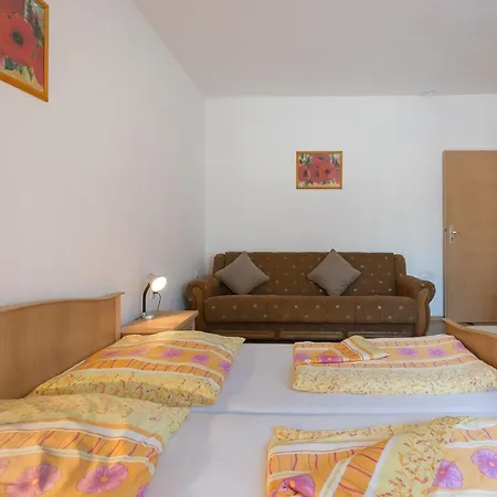 Twisting By The Private Pool Apartment *