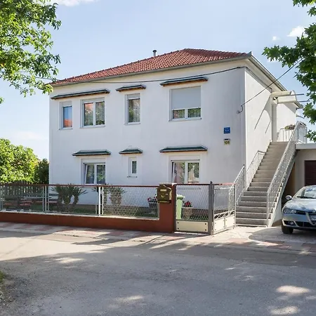 Apartman Twisting By The Private Pool