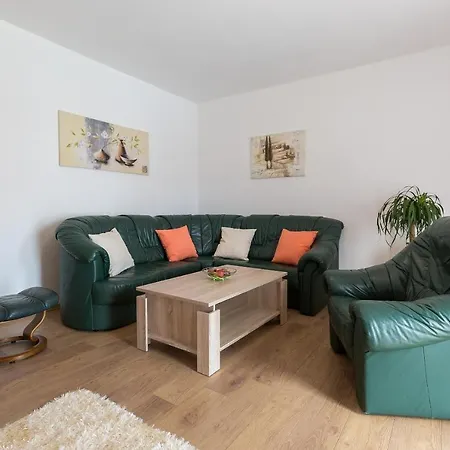 Appartement Twisting By The Private Pool Zadar