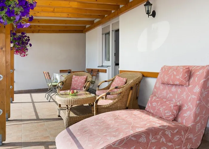 Twisting By The Private Pool Appartement *