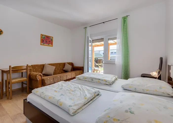 Appartement Twisting By The Private Pool Zadar