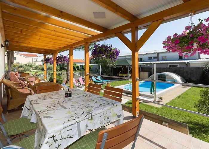 Appartement Twisting By The Private Pool