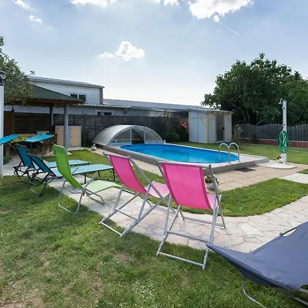 Апартаменты Twisting By The Private Pool *