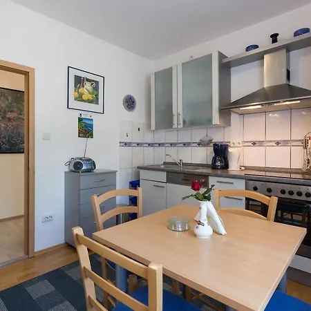 Twisting By The Private Pool Appartement *