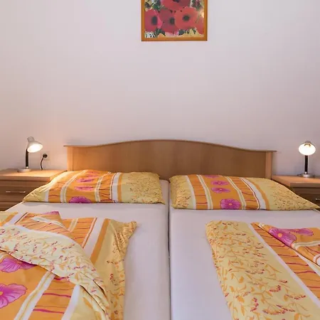 Appartement Twisting By The Private Pool Zadar