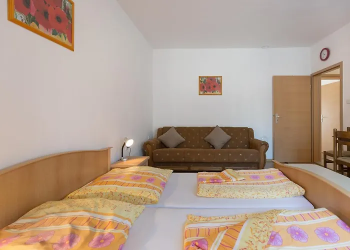 Twisting By The Private Pool דירה *